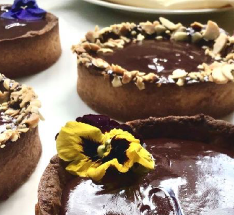 Tarte au chocolat noir et aux amandes à l'huile d'olive
