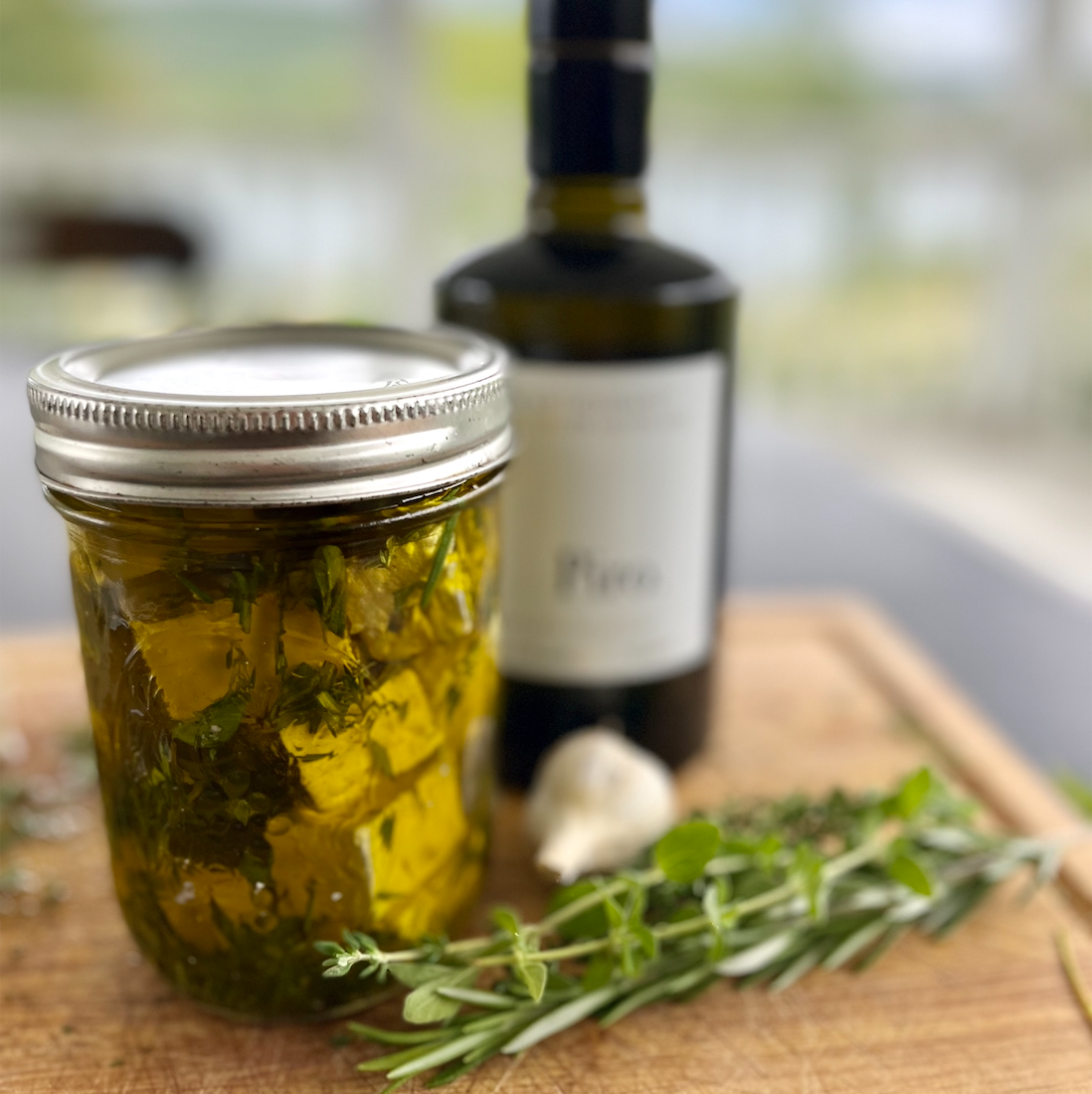 Feta marinée aux herbes dans l'huile d'olive Piro, en bocal